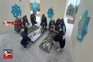 عطرافشانی مزار مطهر شهدای گمنام بام ملایر به همت پایگاه شهید مدنی