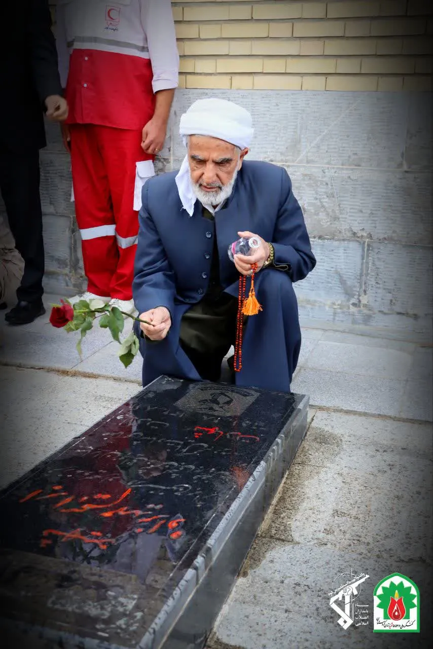 دفاع مقدس مزار شهدا
