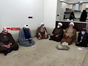 دیدار مسئول دفتر نمایندگی ولی فقیه در سپاه استان ایلام با خانواده شهدای روحانی شهرستان آبدانان