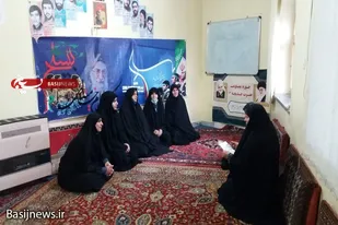 دیدار بسیجیان حوزه حضرت خدیجه(س) همدان با خانواده شهدا
