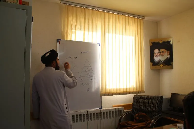 برگزاری جلسه سرمربی صالحین با مربیان بسیج دانش آموزی شاهرود +عکس