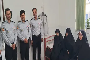تبریک بسیجیان پایگاه فاطمه&zwnj;الزهرا(س) به آتش&zwnj;نشانان سرخه