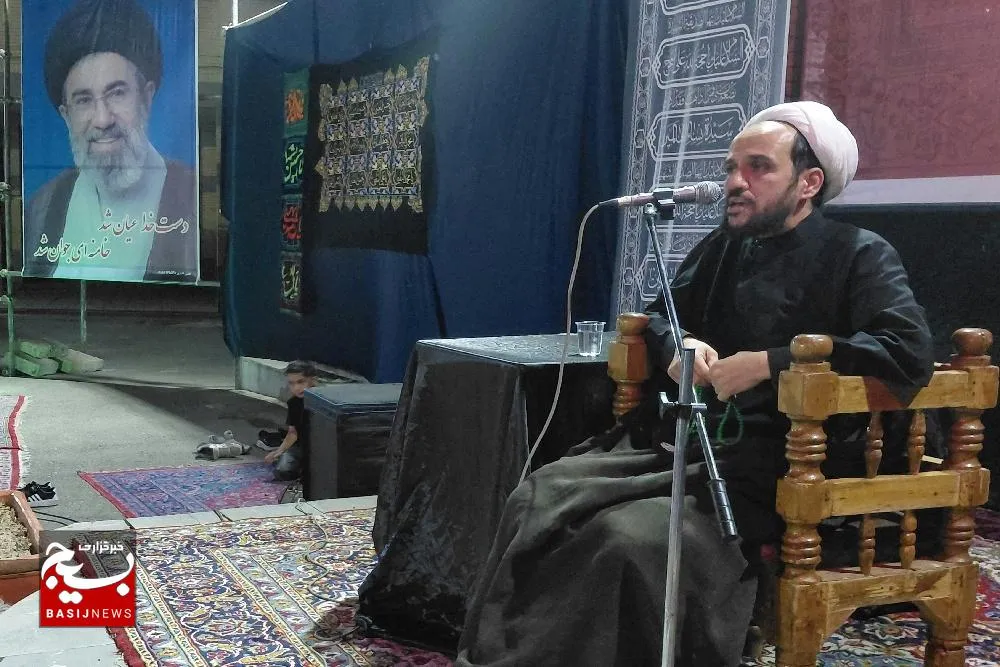 خواص اهل حق باید در بزنگاه‌ها امیدآفرین و روشنگر باشند