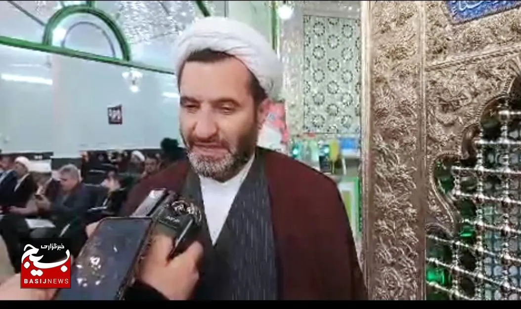 خادمان بقاع متبرکه، نمایندگان اهل‌بیت(ع) هستند