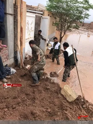 کمک رسانی بیش از ده ها گروه جهادی بسیج و سپاه به مردم سیل زده رفسنجان