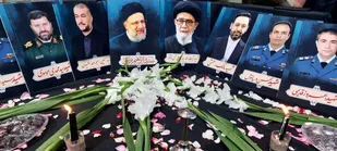 مردم در محله&zwnj;های تهران عزادار رئیس جمهور شهیدشان بودند + عکس