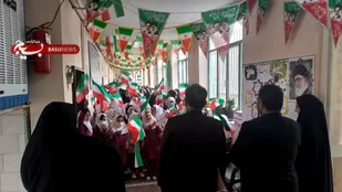 نواختن زنگ انقلاب در دبستان دخترانه اسلامیه /نقالی خوانی انقلاب و اجرای تئاتر قوی