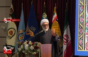 معجزه قرآن کریم در دوران معاصر با انقلاب اسلامی ایران، تبلور یافت