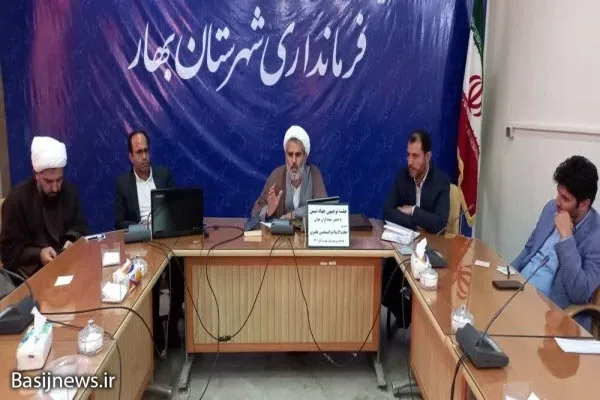 دشمن می‌خواهد اصول را تغییر دهد
