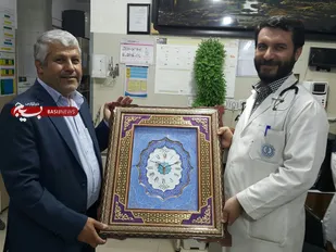 تجلیل مجمع خیرین سلامت کهگیلویه و بویراحمد از پزشک جهادگر حوزه سلامت