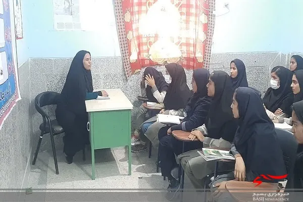 بسیج نقش موثری در اعتلای سطح فرهنگ در جامعه دارد