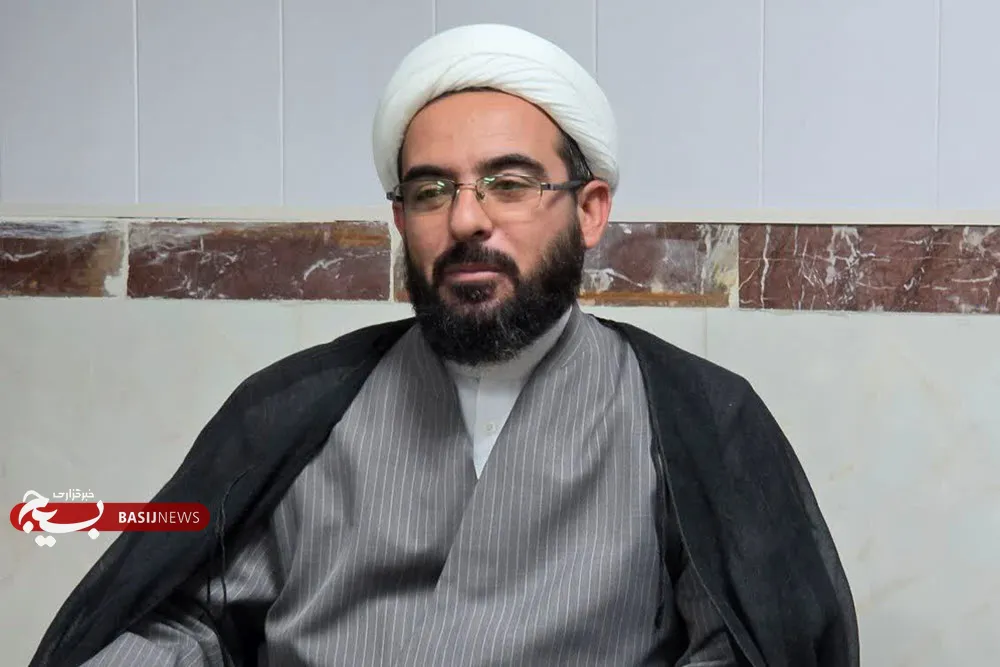 مسئول دفتر نمایندگی ولیفقیه در نیروی انتظامی نهاوند مسئول دفتر نمایندگی ولیفقیه در نیروی انتظامی نهاوند