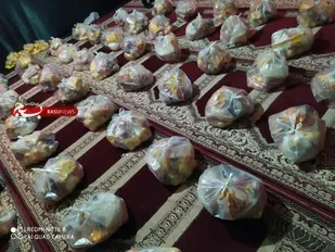 بیش از 8 هزارپرس غذای گرم  بین نیازمندان توزیع شد/برپایی مراسم یاس نبوی صلوات الله  در زرند