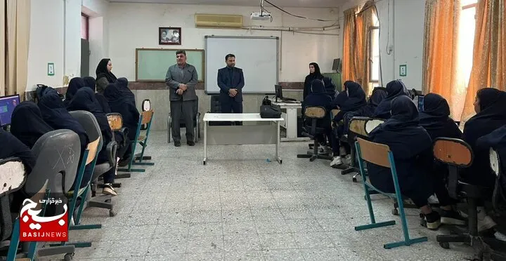 دانش آموزان رأی اولی در سرنوشت کشور خود مشارکت کنند