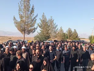 تشییع با شکوه پیکر پدر شهید سید ولی زارع رشکوییه در تفت