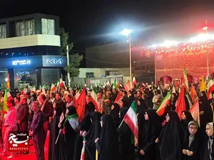 میدان کوثر کرمان با پرچم&zwnj;های خون&zwnj;خواهی رهبر شهیدمان / حضور پرشور همیشگی کرمانی&zwnj;ها در میدان کوثر