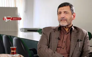 دل بستن به اینکه آمریکا دست کشوری را بگیرد خواب و خیال کودکانه است