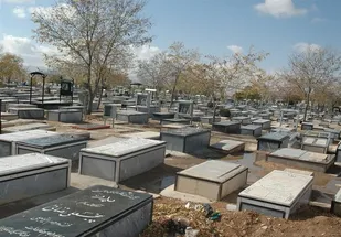 کرونا باز هم آرامستان&zwnj; خلیل آباد را تعطیل کرد