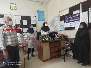 تقدیر از کادر درمان شبکه بهداشت پایگاه شهید موسوی اندان خمینی شهر