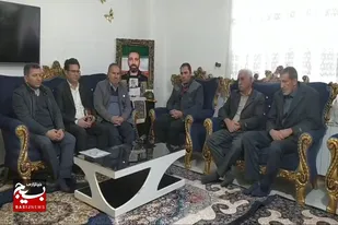 دیدار جمعی از مسئولین با خانواده شهید &laquo;محمد سهرابی&raquo; در نهاوند