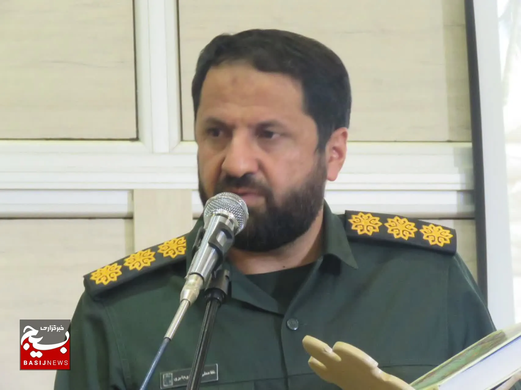 توزیع ۶۰۰ بسته لوازم التحریر و البسه برای دانش آموزان کم بضاعت