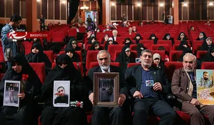 یادبود سردار شهید حاج حسین همدانی و تجلیل از راوی و نویسنده کتاب "خداحافظ سالار"