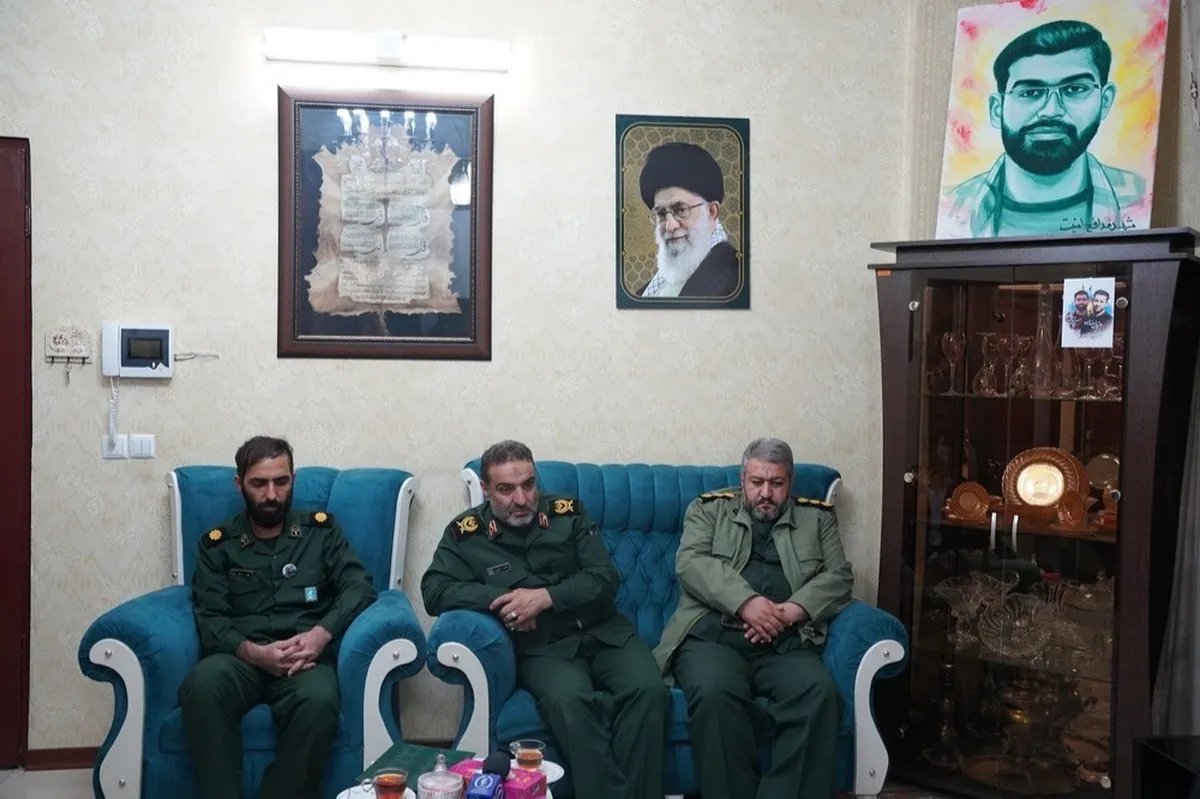 اگر انقلاب به سمت جلو حرکت می کند از قطرات خون شهداست