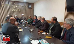 دیدار مسئولان و فرماندهان بسیج با مدیرکل راهداری قم به مناسبت هفته حمل&zwnj;ونقل