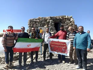 صعود کوهنوردان بسیج کارگری شهرستان بهار استان همدان به قله توچال گرامیداشت کنگره شهدای استان
