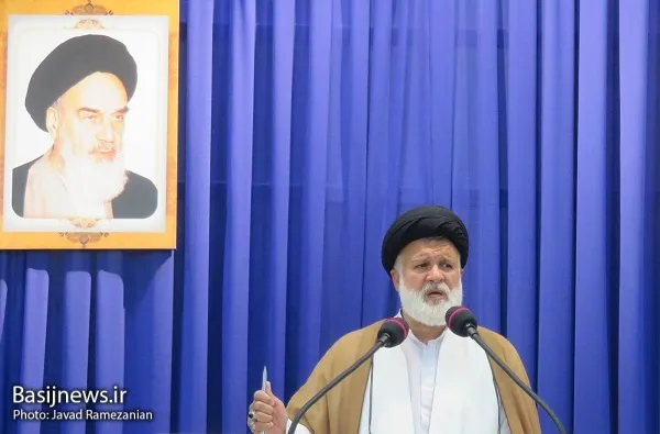 نماز جمعه فریضه‌ای هدایتگر/ نمازی برابر با یک حج مقبول