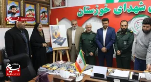 رونمایی از کتاب "درآغوش شعله ها" سروده&zwnj;های ام البنین بهرامی در وصف شهید سلیمانی