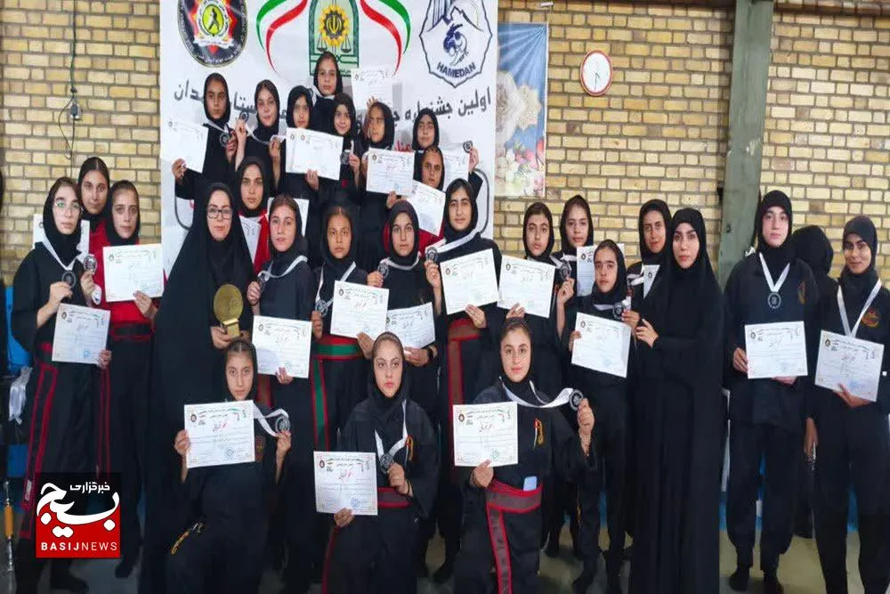 درخشش بانوان رزمی‌کار بسیجی در جشنواره دفاع شخصی همدان