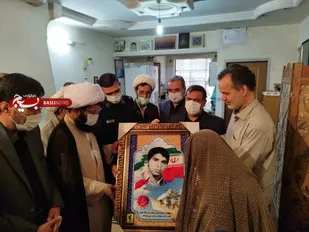 تقدیر و تجلیل از خانواده معظم و معزز طلبه شهید حسن زاده