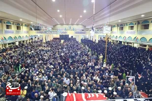 وداع باشکوه مردم با شهید آیت الله سلیمانی