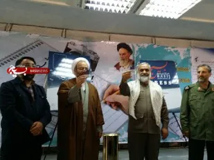 اهدای کارت خبرنگاری به سردار نقدی و حجت الاسلام تویسرکانی