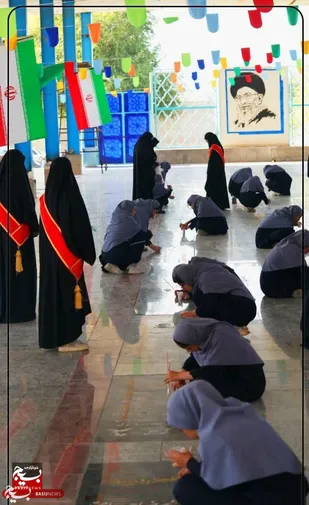 رنگ تازه مزار شهدا باقلم عاشقی دانش آموزان بسیجی شوشتری