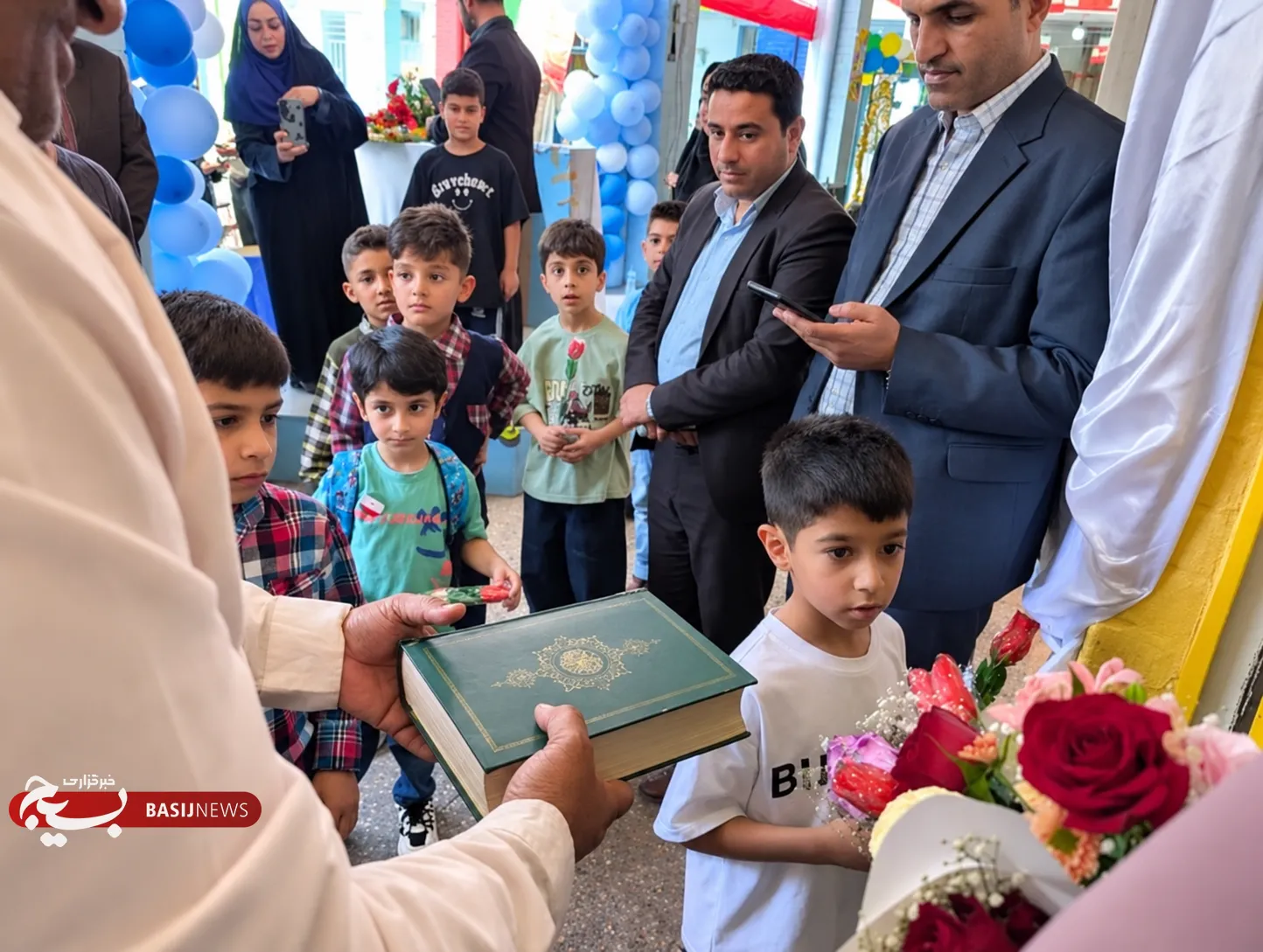 دانش آموزان