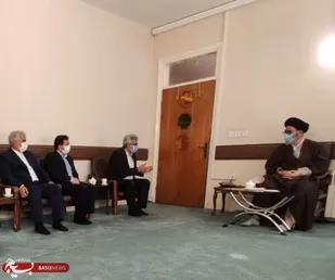 مساجد تاریخی باید با حفظ معماری سنتی و اسلامی بازسازی شوند