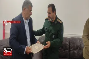 تجلیل فرمانده سپاه شهرستان دیر از دو جانباز دفاع مقدس