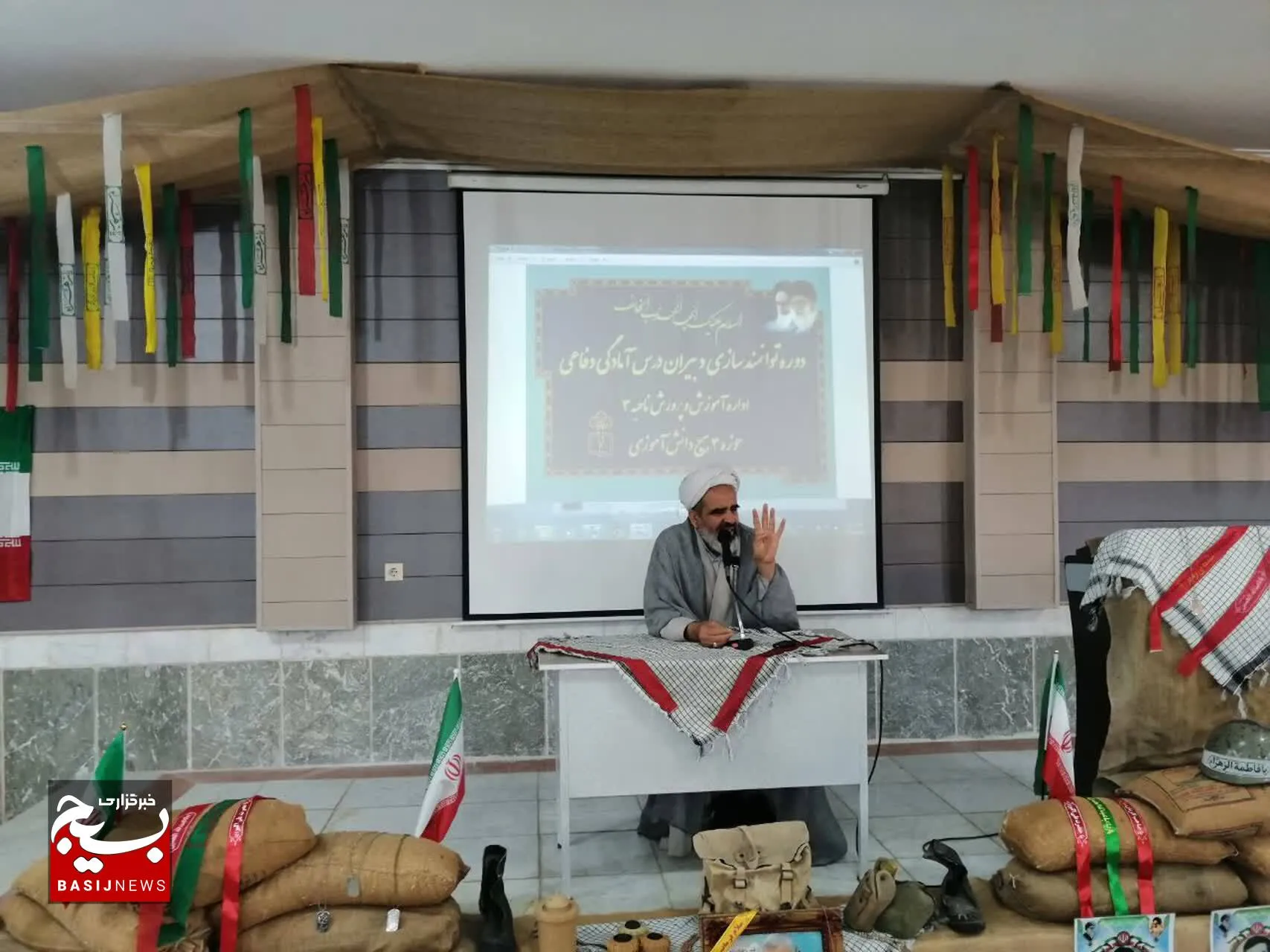 نشست  بصیرتی و توانمند سازی معلمان اهواز +عکس