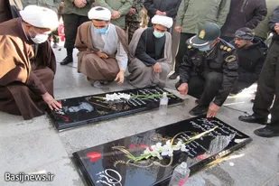 غبارروبی مزار شهید &laquo;ابراهیم پیکار&raquo; با حضور کارکنان سپاه و انتظامی رزن