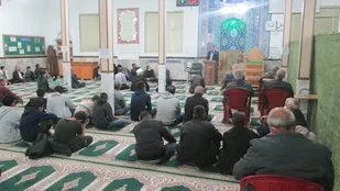 با حضور اولیاء و مربیان دانش آموزان نشست روشنگری در میمه برگزار شد