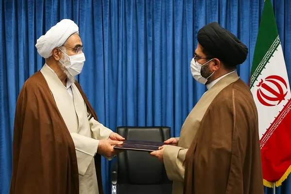 مساجد با ذکر خدا و به دست افراد با ایمان آباد می شود