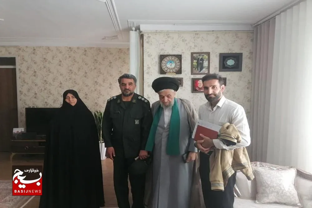 دیدار مسئول سازمان بسیج کارگران وکارخانجات استان همدان با خانواده شهدا