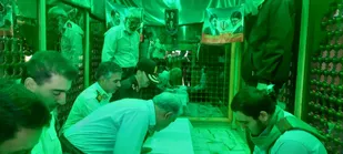 محفل انس با قرآن و غبار روبی امامزادگان شهرکرد