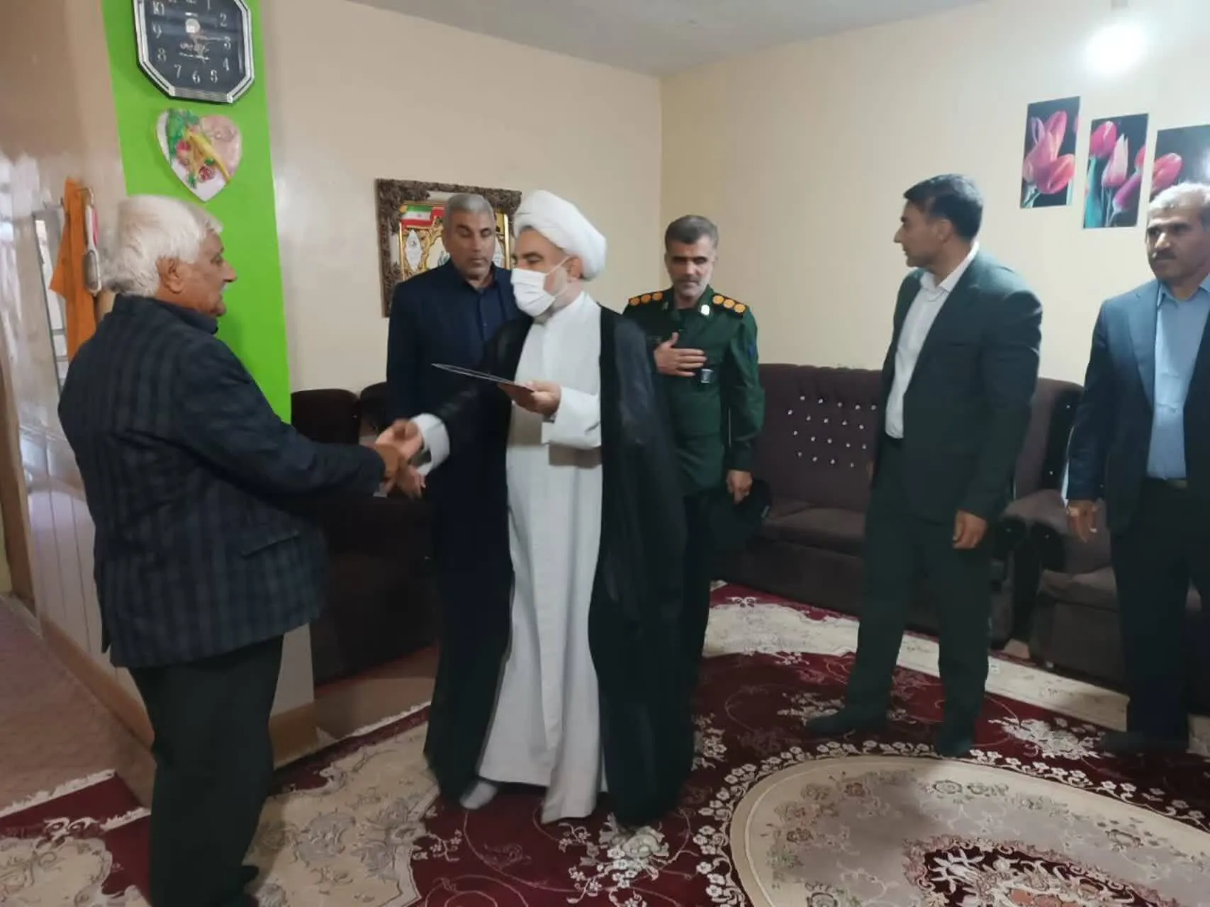دیدار جمعی از مسئولین شهرستان دره شهر ب خانواده های شهید دانش آموزی ارمو