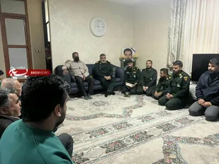 دیدار فرمانده تیپ ۴۸ فتح با خانواده شهدای مدافع امنیت در گچساران