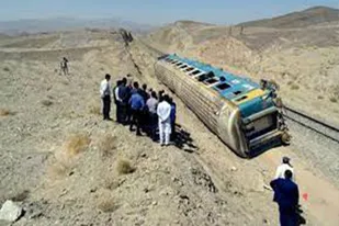 بیل مکانیکی علت حادثه خروج قطار مشهد-یزد/ اعزام کمیسیون عالی سوانح به محل حادثه