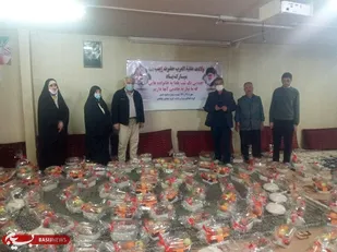 توزیع بسته های شب یلدا به نیازمندان