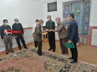 همزمان با هفته دفاع مقدس از حاج عباس سعیدی رزمنده و ایثار گر این مرکز تقدیر گردید